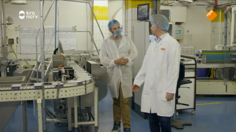 Teun in de fabriek van Lassie