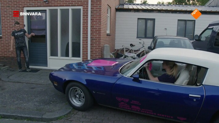 Lex bij het dragracen