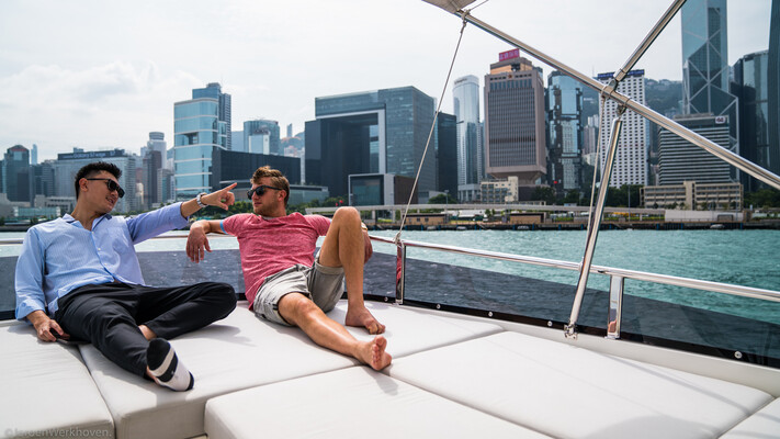 Trippers S1 - Aflevering 5: Abortus en Rich Kids