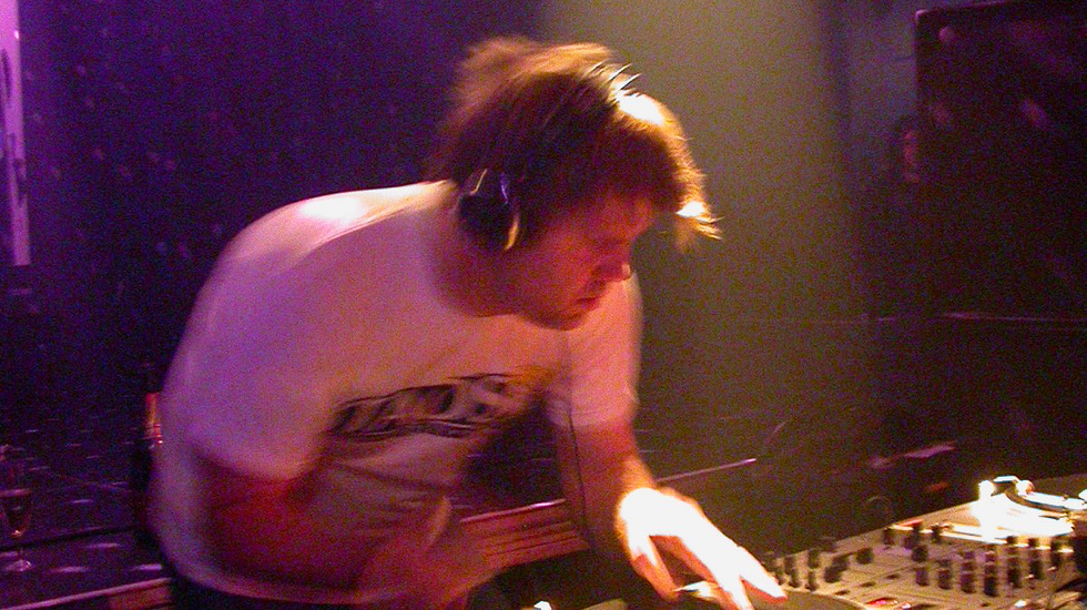Afbeelding van James Murphy - All Star Dj Bash - Dj-set op 5 Days Off 2004 The Max