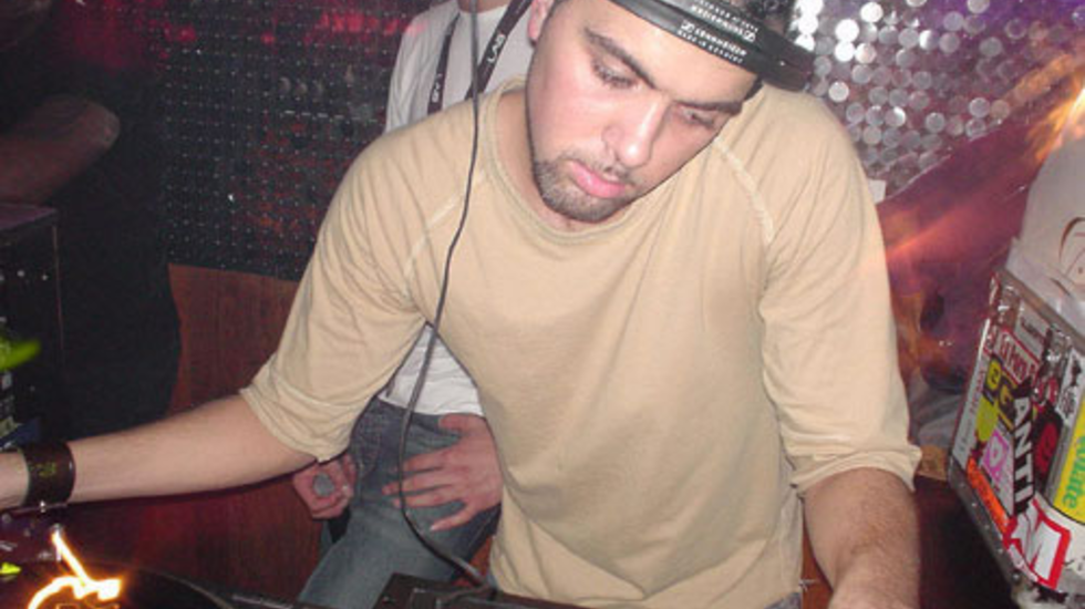 Afbeelding van DJ Gomes - Live @ Paradiso met D-Double-E en Footsy (31-1-2004)