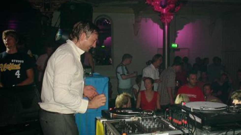 Afbeelding van Kostas Hom - DJ set op VolTT 7-2-2004