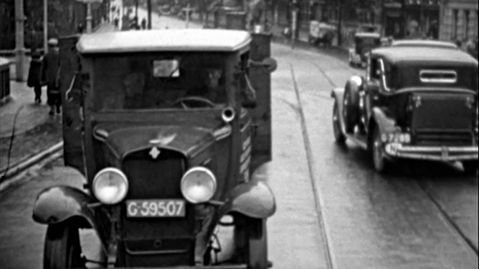 Schooltv: De opkomst van de auto - De geschiedenis van veilig verkeer