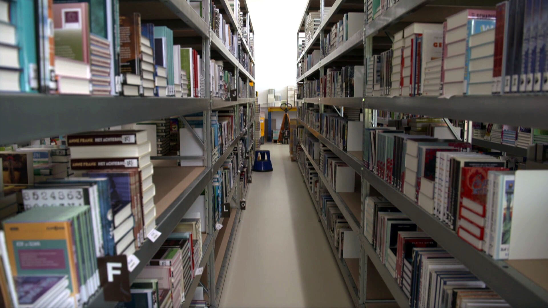 Schooltv: Hoe worden bibliotheekboeken gemaakt? - Twee miljoen