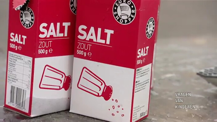 Schooltv: Waarom blijf je op zout water drijven? - In één liter