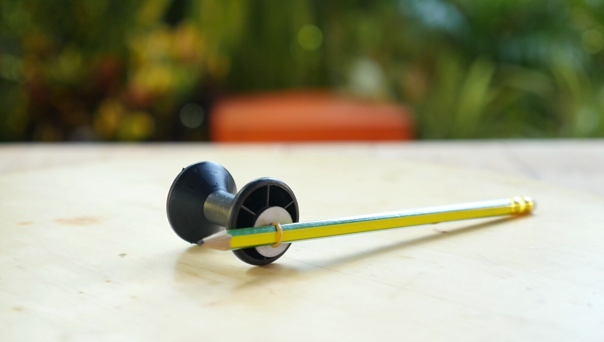 Schooltv: Hoe maak je een potloodauto? - Van een lege spoel, een