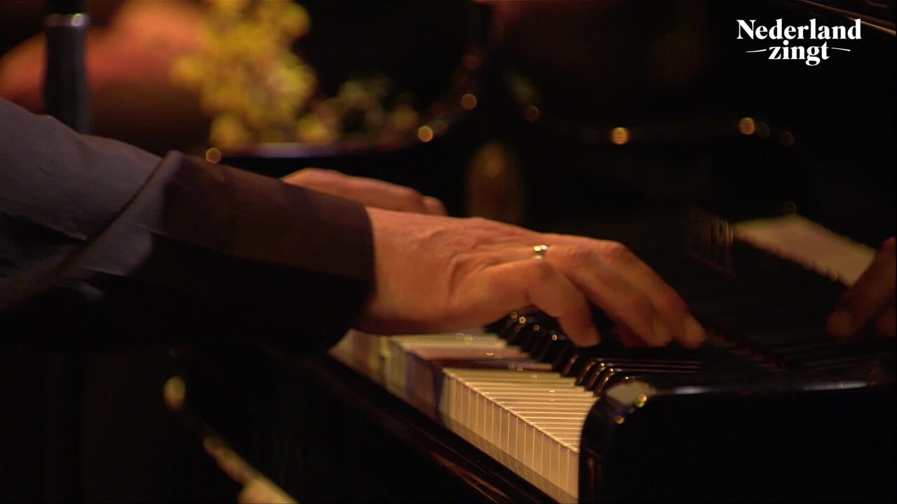 Gedicht en lied | Voetstappen in het zand - Nederland Zingt