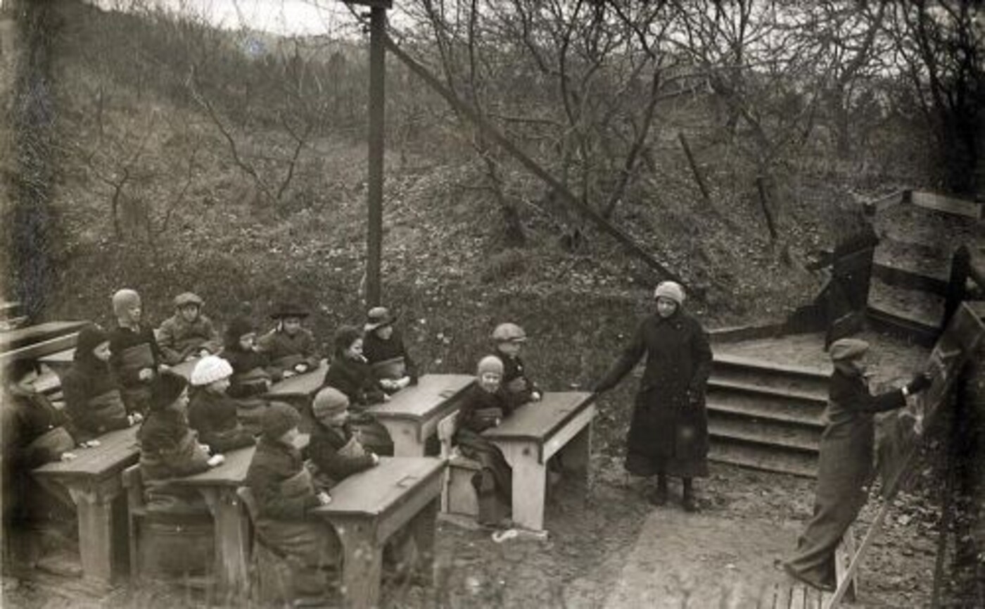 #374 - Openluchtscholen