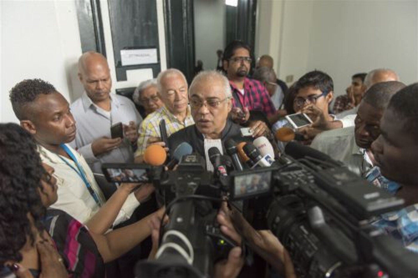 Column Theo Para over strafeis tegen Bouterse