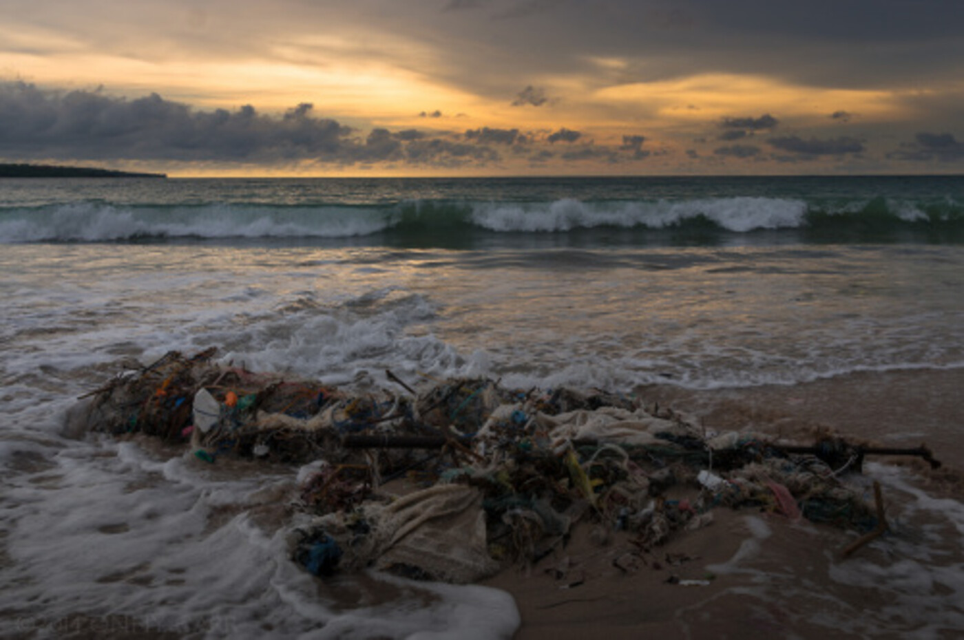 Tsunami aan plastic op Bali