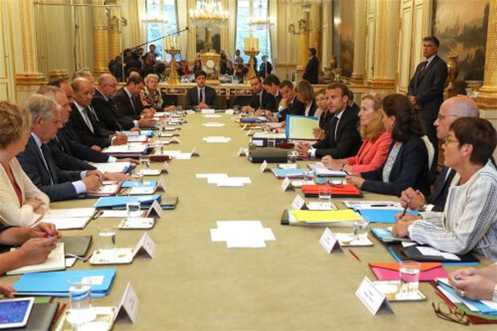 Stoelendans van Franse ministers