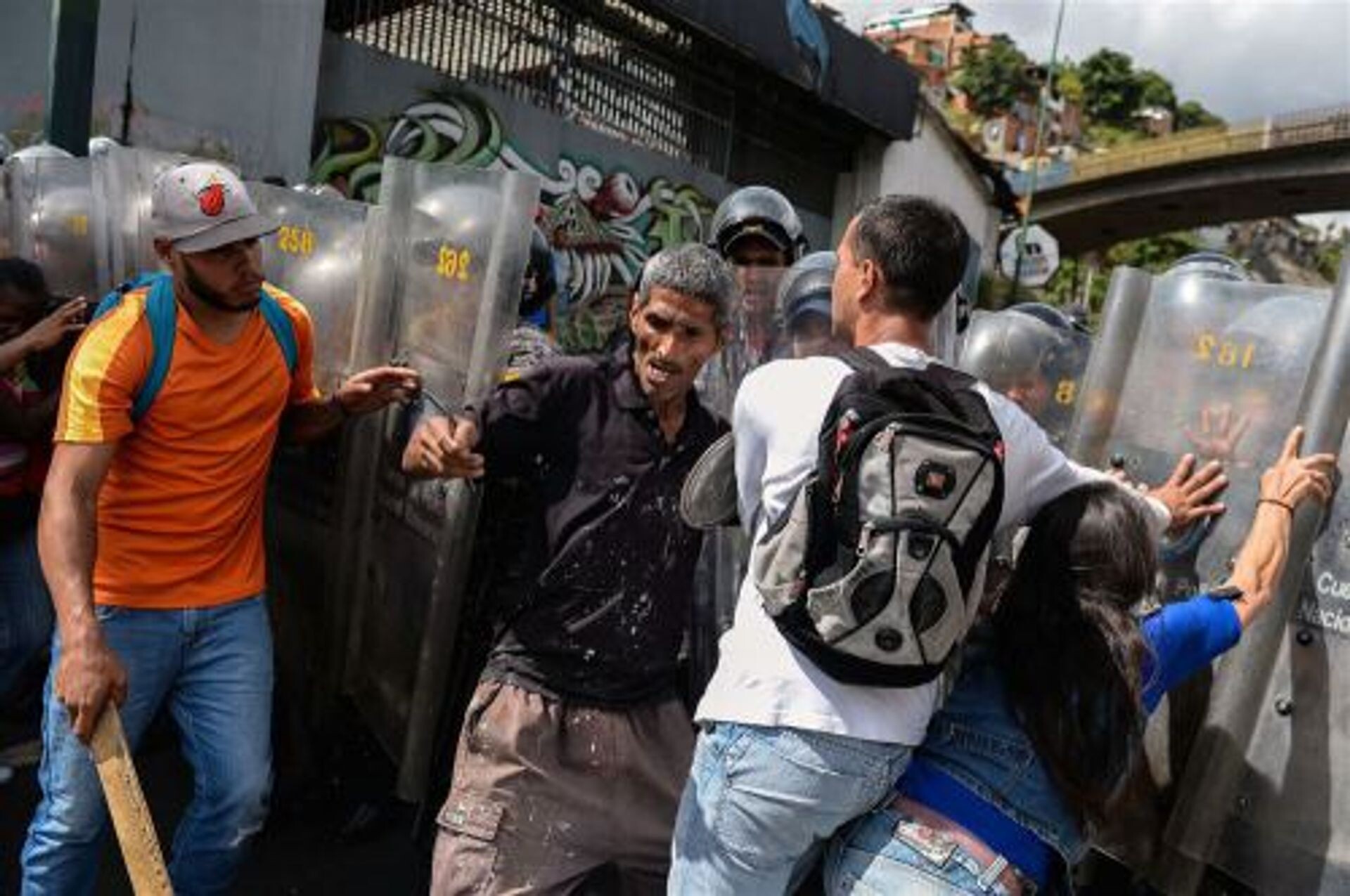 'Stop met vermoorden van jonge en arme Venezolanen'