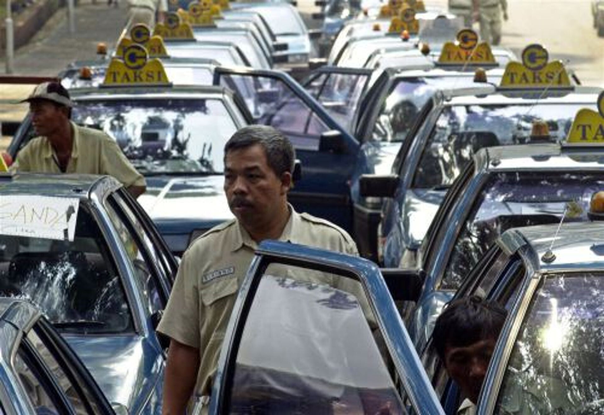 Sounds of Jakarta: Valet parking