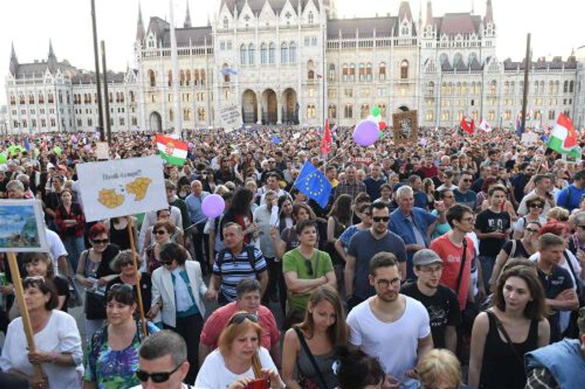 Brussel pakt Polen en Hongarije in portemonnee