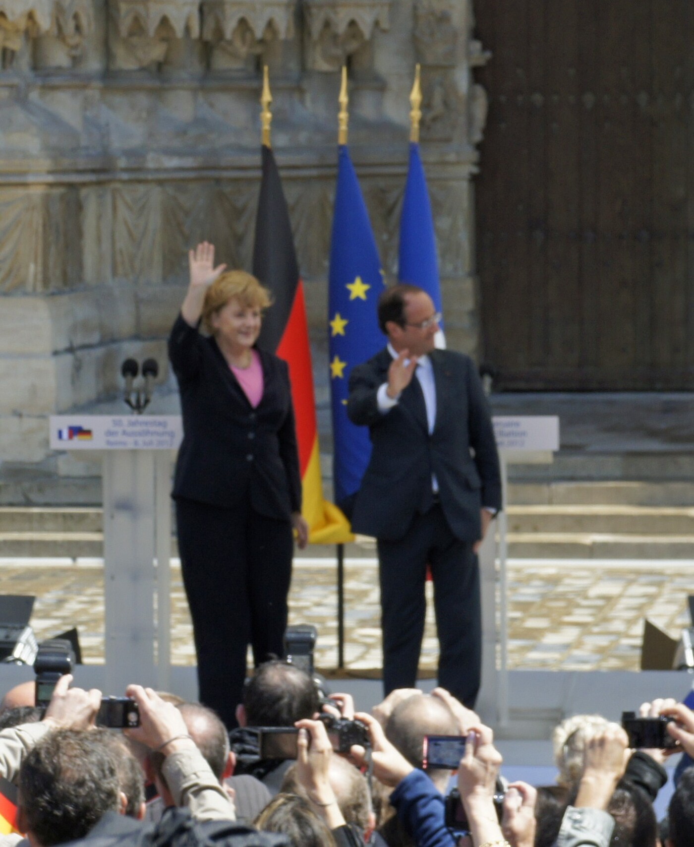 Eurobureau: Revolutionaire plannen Merkel en Hollande