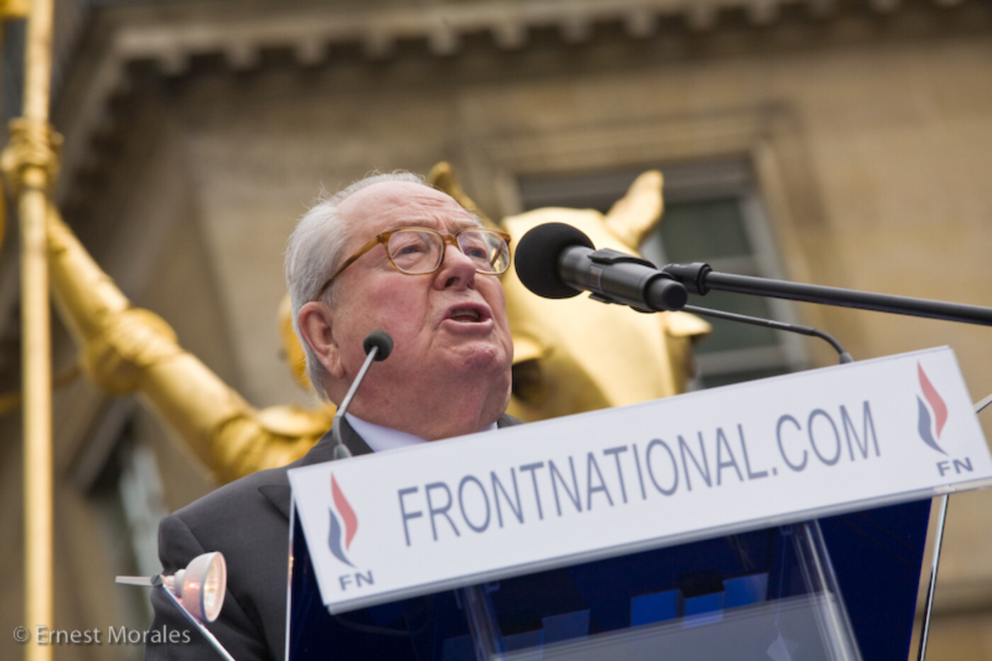Jean-Marie Le Pen uit Front National gezet