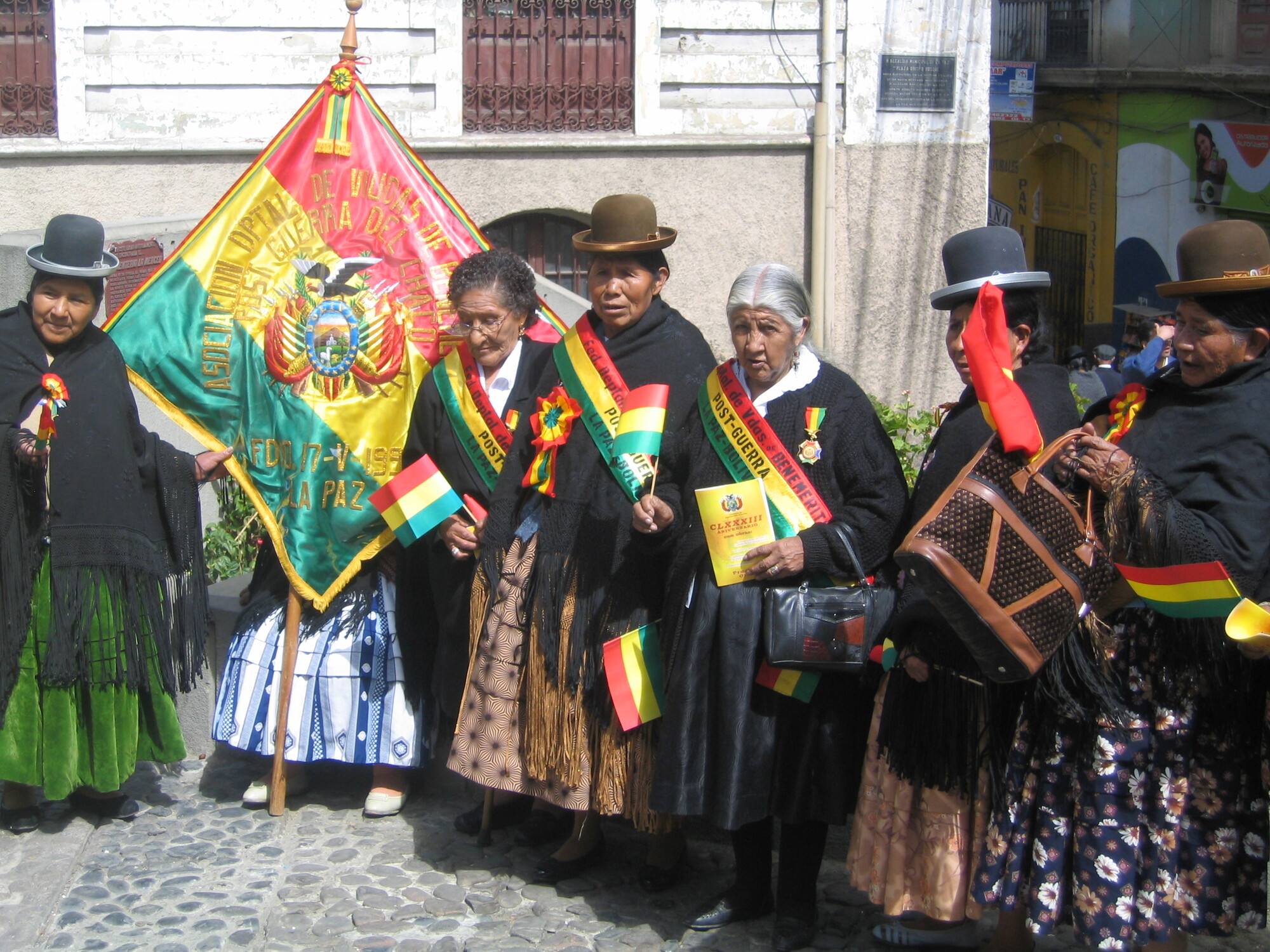 Aan de macht blijven in Bolivia; Stadstuinen in Parijs