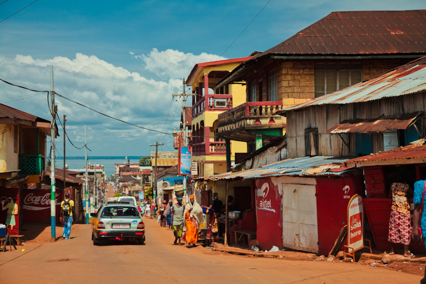 Sierra Leone na ebola; Omstreden vluchtelingendeal Turkije
