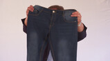Hoe maak je papier van oude spijkerbroeken?: Gerecycled papier van de vezels uit jeans