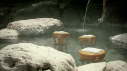 Dansende stoelen bij de warmwaterbron: Stoelen dansen