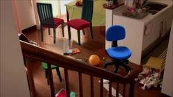 Dansende stoelen zetten het huis op stelten: Stoelen dansen