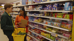 Hoe wordt je koopgedrag beïnvloed in de supermarkt?: Trucjes om jou zoveel mogelijk te laten kopen