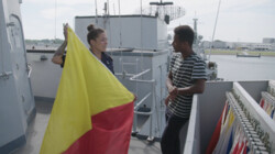 Hoe geven schepen boodschappen door via vlaggen?: Vlaggentaal van de marine