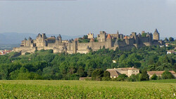 Een middeleeuwse stad: Het stadje Carcassonne in zuiden van Frankrijk