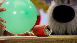 Een proefje met een ballon en een blikje: Met Wijze Varen en Woezel