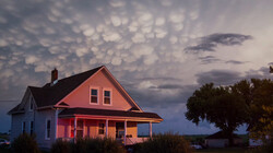 Wolken kijken: mammatus: Ronde hangende bobbelwolken
