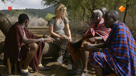 Nienke ontmoet een Masai met 40 vrouwen
