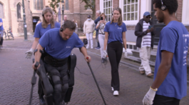 Met exoskelet kan patiënt met dwarslaesie weer lopen