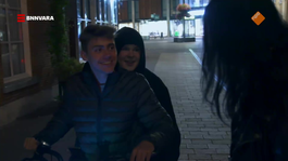 Wilt U Een Jointje Met Ons Roken?