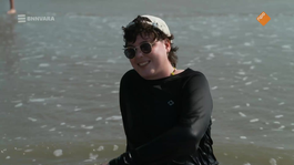 Emma en Mars-Alexander in de zee