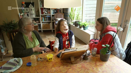 Emma en Annette bij Annette thuis