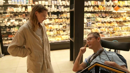 Emma en Sven doen samen boodschappen