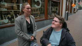 Emma en Otte gaan samen met zijn zus schoenen shoppen