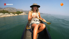 Geraldine kajakt over het Skadar meer
