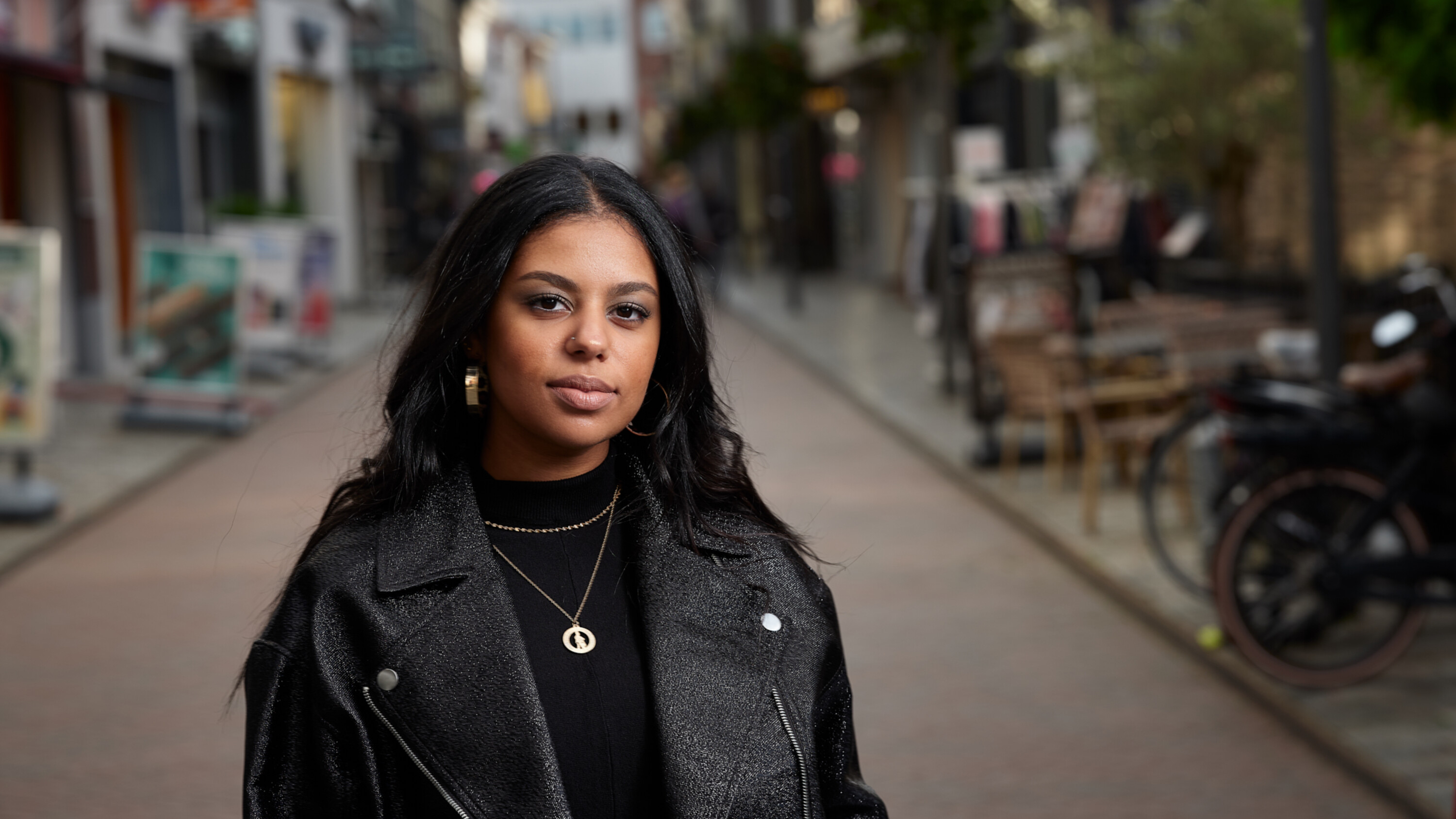 Spijkerbroeken en T-shirts