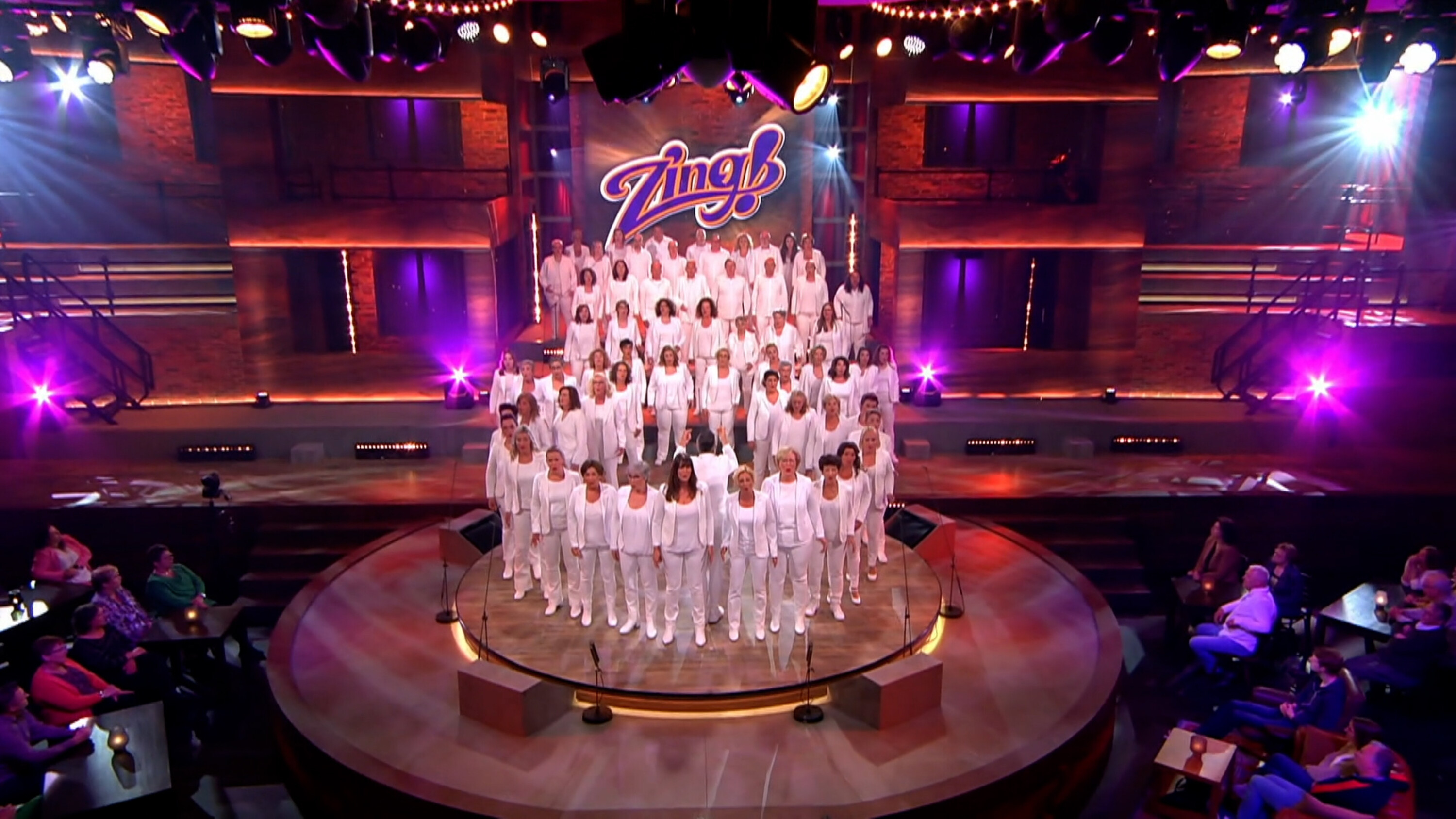 Familiekoor 'Re-flax' laat koorversie van 'Arcade' horen bij 'Zing!'