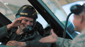 Behind the Scenes - Josha in een F-16