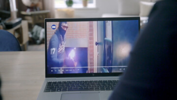 Extra: Willem Groeneveld kreeg 2 molotovcocktails door zijn raam gegooid