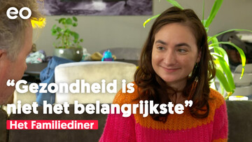 Jaimy vindt de liefde om haar heen belangrijker dan gezondheid | Het Familiediner