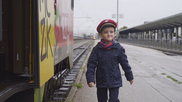 Philip gaat met de trein