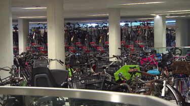 De grootste fietsenstalling van Nederland: Meer dan 12.500 fietsen bij Utrecht Centraal