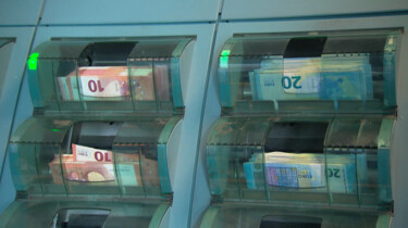 Waar komt het geld uit een pinautomaat vandaan? 