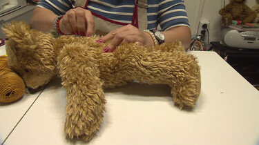 Hoe wordt een teddybeer gemaakt?