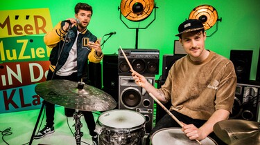 Méér Muziek in de Klas: Rappen over Zweden met Buddy en meester Willem