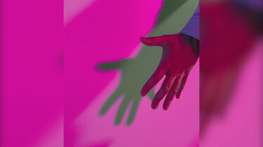 Welke kleur is de schaduw?: Je hersenen gummen kleuren weg