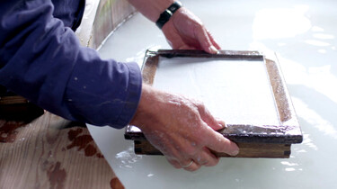 Hoe maak je papier uit vodden?: Wit papier uit de zeventiende eeuw
